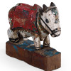 Soška posvátného býka Nandi ze dřeva, antik, ručně malovaná, 16x5x16cm