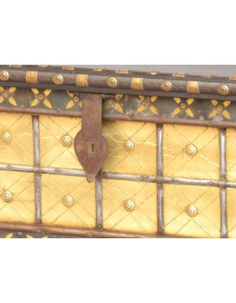 Truhla z teakového dřeva, zdobená železným kováním, 90x46x47cm