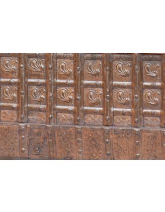 Masivní dřevěné křeslo s úložným prostorem, železné kování, 117x67x86cm