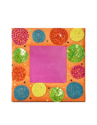 Ručně vyšívaný rámeček na fotografii, oranžovo-růžový s korálky a flitry, 18x18