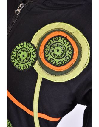 Černo-zelená mikina s kapucí zapínaná na zip, mandala aplikace a výšivka