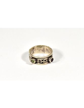 Stříbrný prsten vykládaný peridotem a ametystem, vel.59, AG925, Nepál