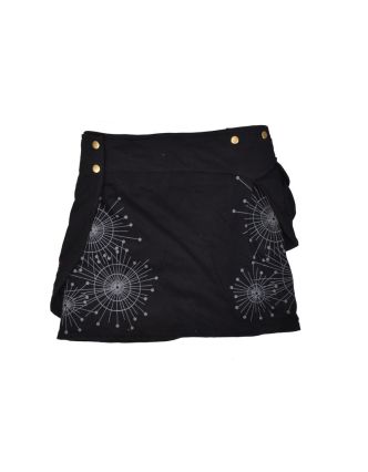 Černá mini sukně zapínaná na patentky, kapsa, mandala potisk a výšivka