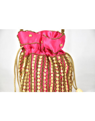 Malá růžová kabelka bohatě zdobená zlatými korálky, 19x19cm