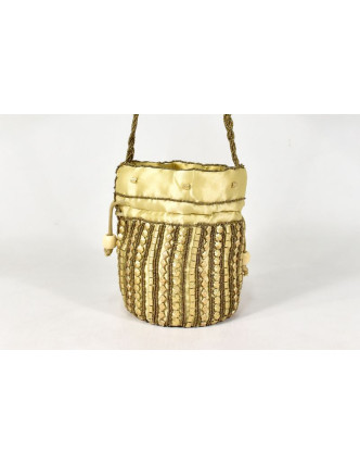 Malá krémová kabelka bohatě zdobená zlatými korálky, 19x19cm
