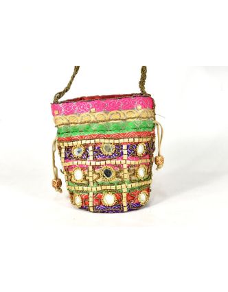 Malá multibarevná kabelka bohatě zdobená korálky a sklíčky, 19x19cm