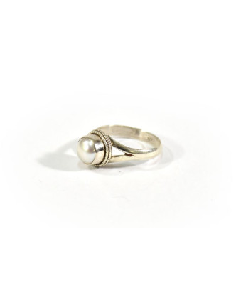 Stříbrný prsten vykládaný perlami, AG 925/1000, Nepál