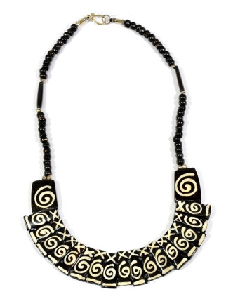 Tmavě hnědý kostěný náhrdelník s motivem spirály