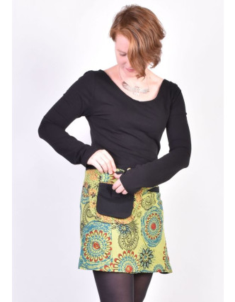 Krátká zelená sukně zapínaná na patentky, barevný mandala potisk, kapsa
