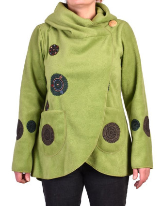 Zelený kabát s kapucí zapínaný na knoflík, aplikace mandal, výšivka