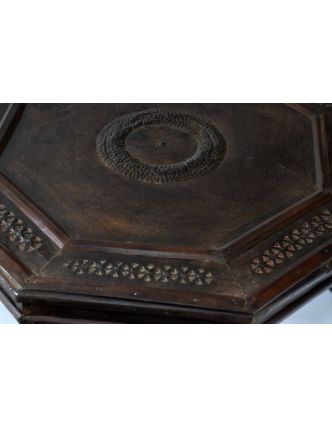 Stolek osmiboký, teakové dřevo pobitý plechem, antik, 63x63x17cm
