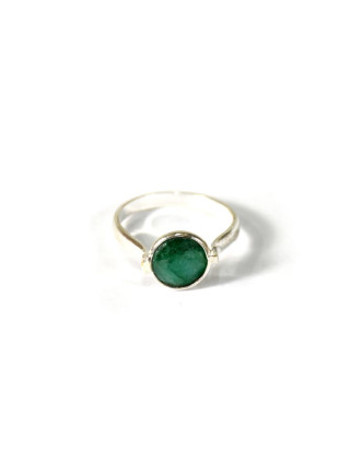 Prsten vykládaný rekonstruovaným smaragdem, postříbřený (10µm)