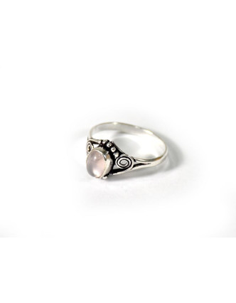Prsten vykládaný růženínem, postříbřený (10µm)