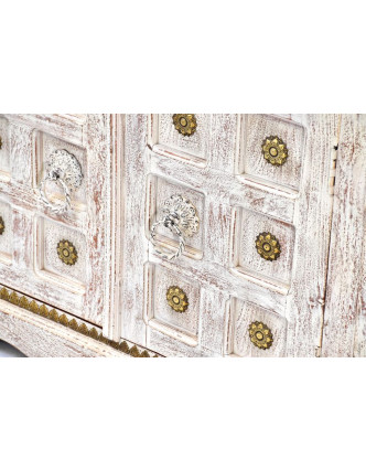 Komoda z antik teakového dřeva zdobené mosazným kováním, 178x45x90cm