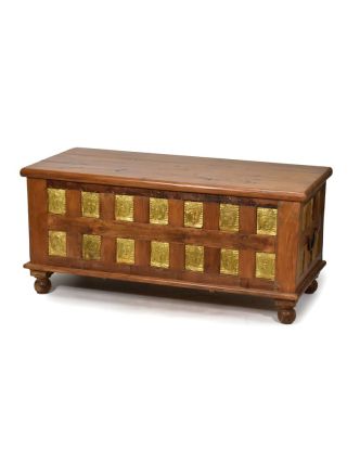 Dřevěná truhla z teakového dřeva, mosazné kování, hlavy Buddhy 112x50x52cm