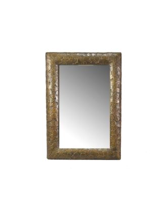 Zrcadlo v dřevěném rámu pobitém mosazným plechem s reliefy mincí, 47x32cm