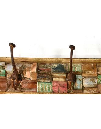 Dřevěný panel s hačky složený ze starých řezeb, 92x13x4cm