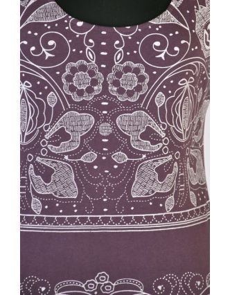 Fialové tričko s krátkým rukávem a ornamentálním potiskem