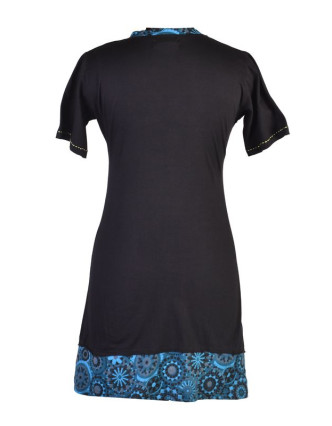 Černo-modré šaty s krátkým rukávem a potiskem mandal, výšivka