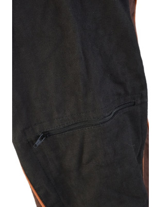 Hnědo černá prodloužená bunda s lemováním, zapínání na zip a kapsy