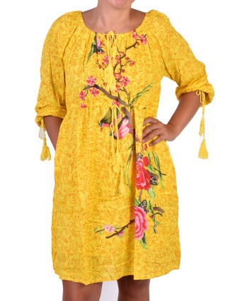 Žluté letní šaty s potiskem, tříčtvrteční rukáv