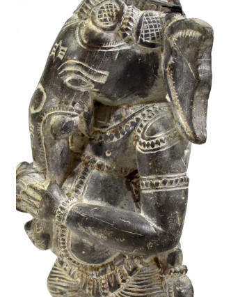 Kamenná soška, Ganéša stojící, ručně vyřezávaná, 18cm