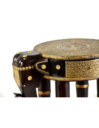 Stolička ve tvaru slona zdobená mosazným kováním, 42x31x47cm