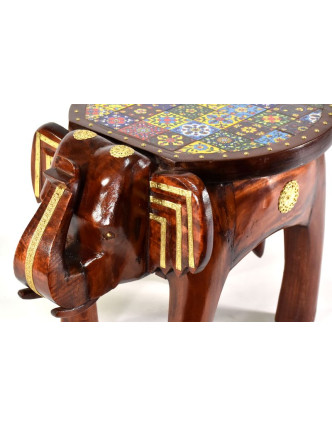 Stolička ve tvaru slona zdobená keramickými dlaždicemi, 51x35x37cm