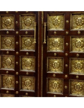 Rohová skříň z palisandrového dřeva zdobená mosazným kováním, 100x62x190cm