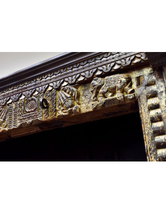 Knihovna z antik teakového dřeva, zdobená řezbami, 132x52x206cm