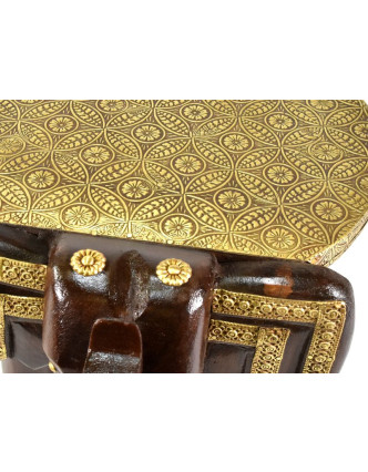 Stolička ve tvaru slona zdobená mosazným kováním, 35x26x25cm