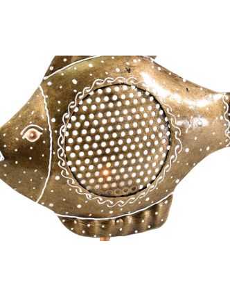 Kovový ručně tepaný svícen ve tvaru ryby, na čajovou svíčku, 22x10x13cm
