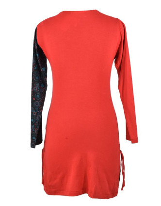 Červeno-černé šaty s dlouhým rukávem, potisk a ruční výšivka