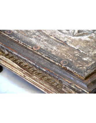 Starý rituální stolek z teakového dřeva, ručně vyřezávaný, 55x55x24cm