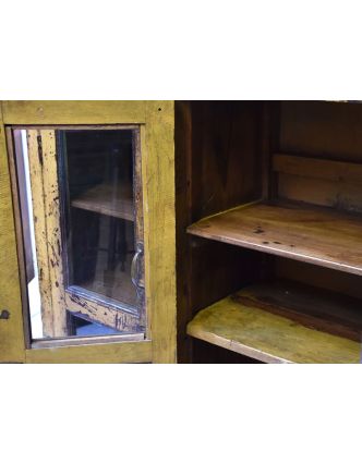 Prosklená skříň z antik teakového dřeva, plechové boky, okrová patina163x44x127c
