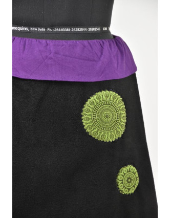 Krátká černo fialová sukně s chakra aplikacemi a pružným pasem