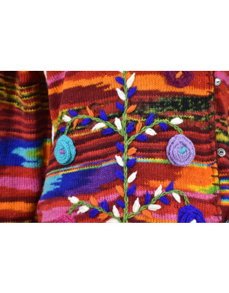 Prodloužený vlněný svetr s kapucí a kapsami zapínaný na knoflíky, květiny