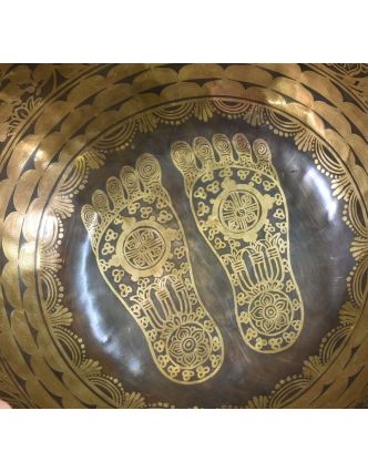 Tibetská mísa, "Jam", gravírovaný ornament Buddhovy nohy, průměr 32cm
