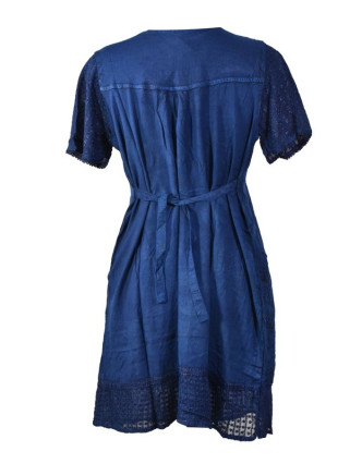 Krátké tmavě modré šaty s rukávkem, krajka, výšivka