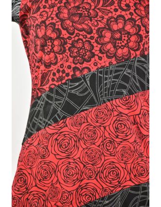 Černo-červené šaty s květinovým potiskem a krátkým rukávem