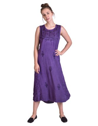 Dlouhé volné fialové šaty bez rukávu, výšivka, vázání na zádech
