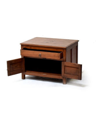 Starý stolek s dvířky používaný jako oltář z teakového dřeva, 62x46x46cm