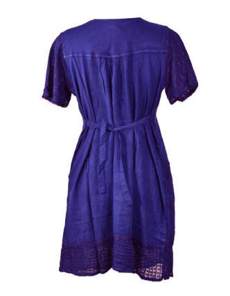 Krátké fialové šaty s rukávkem, krajka, výšivka