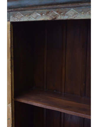 Stará prosklená skříň z teakového dřeva zdobená řezbami, 92x46x164cm