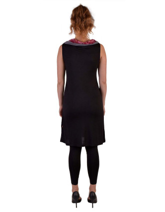 Černé šaty s límcem, bez rukávu, kapsy, potisk Peacock