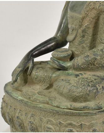 Buddha Šakjamuni, antik zelená patina, mosaz, 35x23x53cm