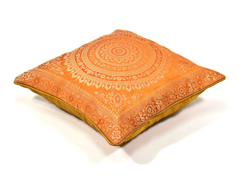 Povlak na polštář s výšivkou, saténový, okrově oranžový, mandala, zip, 40x40cm