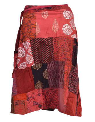 Delší zavinovací sukně s potiskem, patchwork design, červená, vázačka