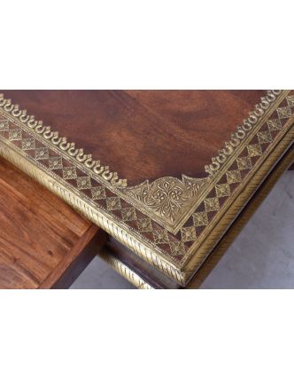 Konferenční stolek z palisandrového dřeva zdobený mosazným kováním, 60x60x45cm