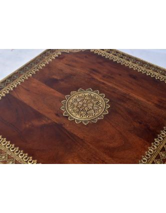 Konferenční stolek z palisandrového dřeva zdobený mosazným kováním, 60x60x45cm